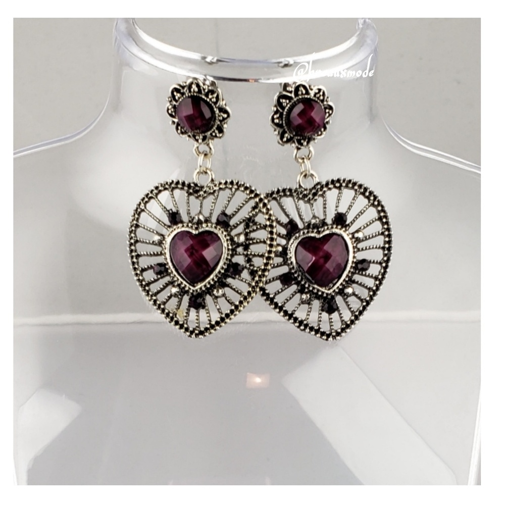Miss Focus - Circle Heart Earrings
